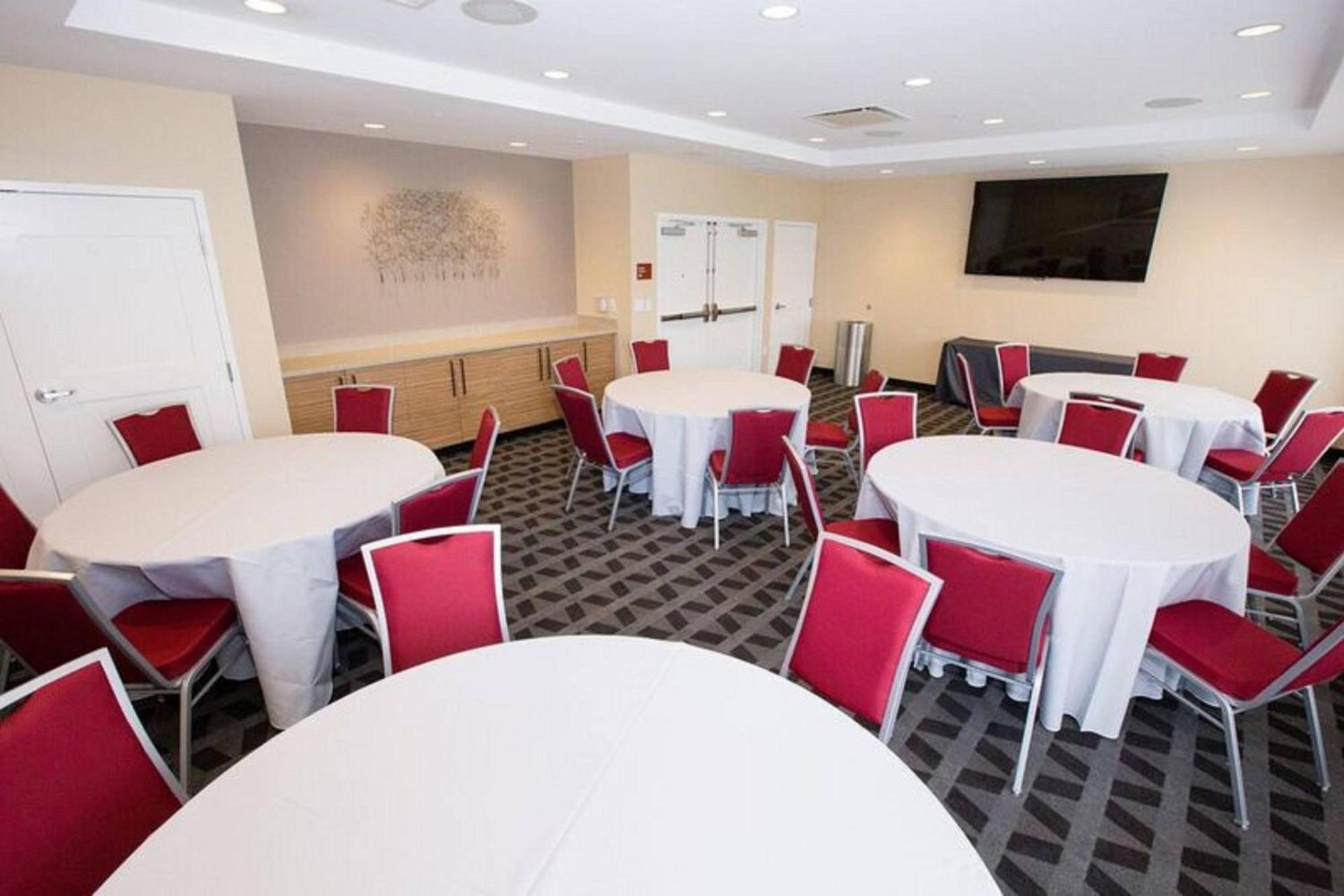 Towneplace Suites By Marriott Pittsburgh Harmarville Esterno foto